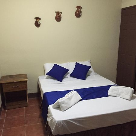 Hostal El Jardin León Quarto foto