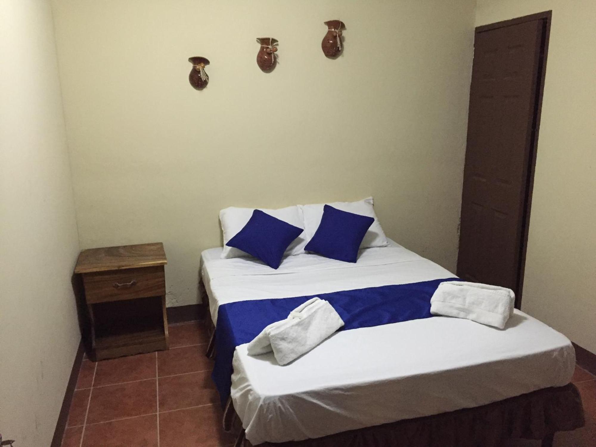 Hostal El Jardin León Quarto foto
