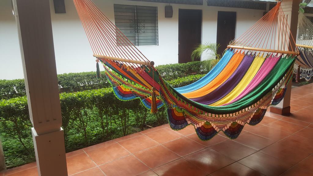 Hostal El Jardin León Exterior foto