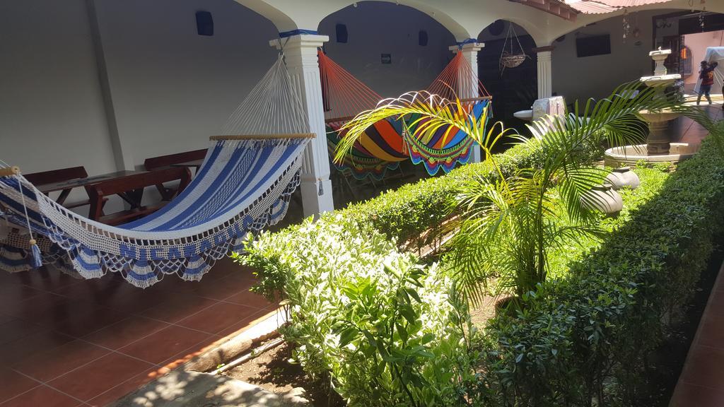 Hostal El Jardin León Exterior foto