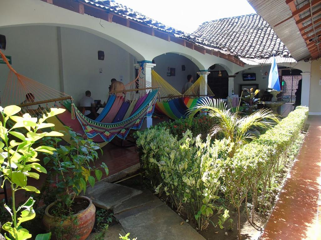 Hostal El Jardin León Exterior foto